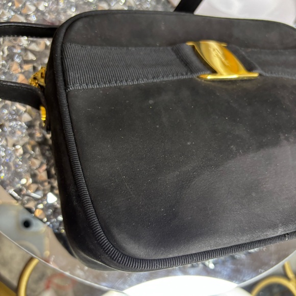 Salvatore Ferragamo vintage calfskin suede Vara shoulder bag GUC - Picture 10 of 13